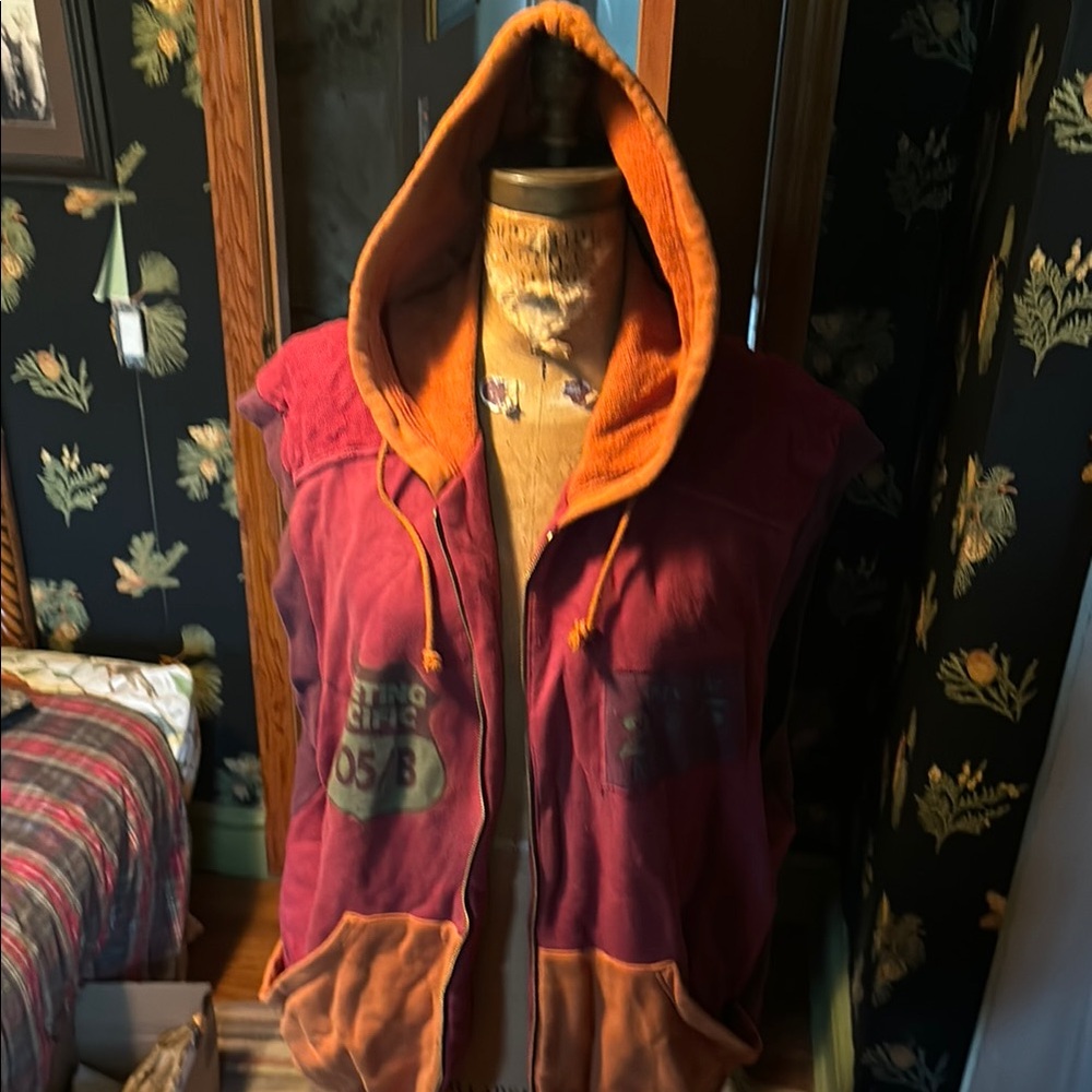 Meeting Sport & Magic Hooded Vest